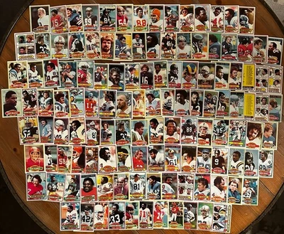 NFL Vintage Lot 1980 Topps 125 Football Cards VG-EX Commons No Doubles - Image 1 of 4