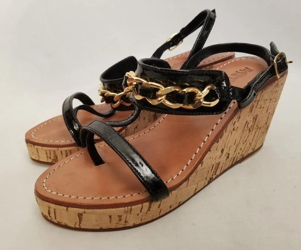 Sandalias Mystique con suela de cuña de corcho acentuado cadena dorada charol negro talla 6 Foto 1 de 4
