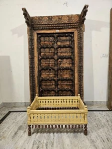 Elegant Wooden Day Bed – Multi-Functional Lounge, Sofa & Bed in One, Handcrafted - Picture 1 of 6