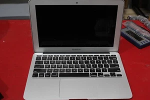 Apple MacBook Air A1465 11.6" Laptop MJVM2LL/A Intel i5 1.6GHz 4GB 128GB READ - Picture 1 of 5