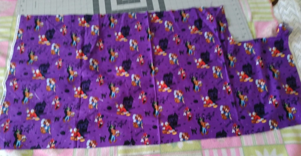 Tecido Disney Halloween roxo assustador mickey Minnie pateta patolino pato quilting - Imagem 1 de 2