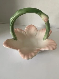 Vintage Matt Pastell Kunstkeramik Korb Rumpf Farbe Stil Keramik Blume Schale Griff  - Bild 1 von 4