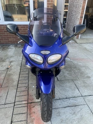 Triumph Sprint St 955i - Image 1 of 4