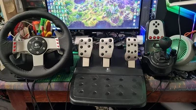 Logitech G27 Racing Wheel Controller Volante e Pedaliera - Immagine 1 di 4