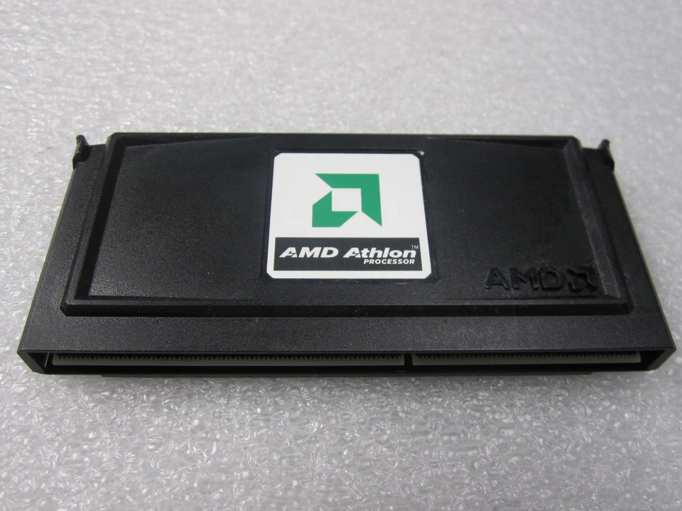 Vintage but NEW AMD Athlon 500MHz Slot A CPU K7500MTR51B - Image 1 of 1