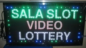 INSEGNA A LED CON SCRITTO SALA SLOT VIDEOLOTTERY 65x35 - Foto 1 di 1