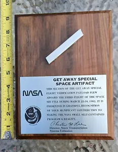 STS-3 COLUMBIA GET AWAY SPECIAL FLOWN IN SPACE RELIC ARTIFACT ON WOOD PLAQUE - Picture 1 of 4