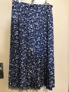 Fletcher Jones Ladies Skirt Size 14 Navy White Pleats - Picture 1 of 7