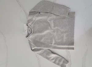 Boys light grey fine knit crew neck sweater size 10 with button detail - Picture 1 of 3