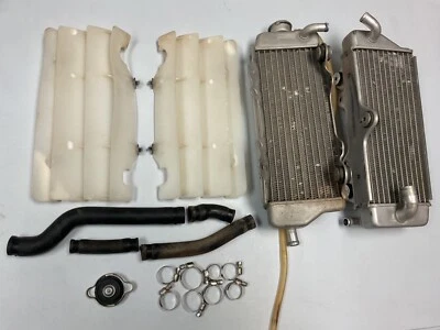 2003 - 2005 YAMAHA YZ 450F OEM LEFT & RIGHT RADIATOR RADIATORS HOSES LOUVERS FIN - Image 1 of 4