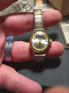 Vintage Sheffield Gold-tone Rhinestone Quartz Watch Non Working - Picture 1 of 4