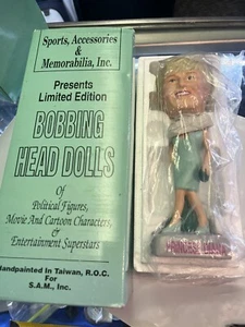 1996 Lady Di Princesa Diana Sam Bobblehead Vestido Muñeca Cabeza Bobble MUÑECA EN CAJA - Imagen 1 de 2
