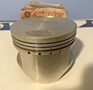 1976-81 XT500,TT500 4TH O/S PISTON 1.00MM, 583-11638-01,Genuine Yamaha Parts NOS - Picture 1 of 6