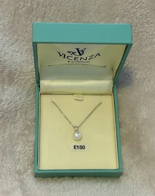 Vincenza White Gold Necklace With Pearl And Diamond Pendant - Image 1 of 2