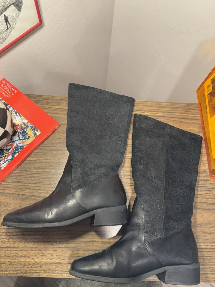 Markon Womens Boots Black Floral Embossed Suede Mid Calf 9M - Image 1 of 4