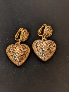 Pendientes Corazón Hinchado Vintage Avon Tono Dorado Clip-On Grabado Diseño Intrincado - Imagen 1 de 5