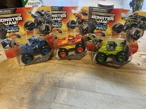 MONSTER JAM Smash & Bash Set (Grave Digger / Megalodon / El Toro Loco) Series 1 - Picture 1 of 3