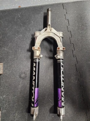 Manitou Answer 2 26" Wheel Suspension Fork Easton E9  Threaded   - Image 1 of 4