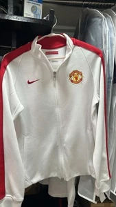 Manchester United Jacket Size XL BOY(S) BNWT - Picture 1 of 12