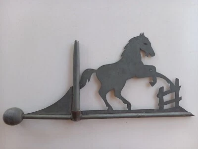 Ancienne GIROUETTE hippique CHEVAL CABRÉ enseigne centre équestre  ART POPULAIRE - Photo 1/4