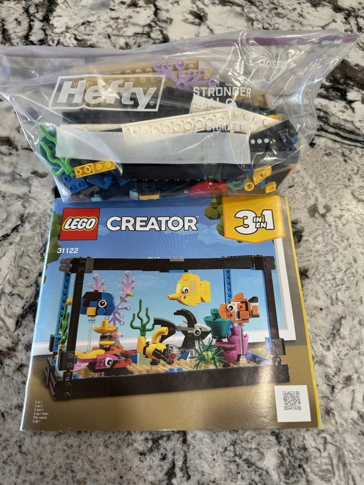 Lego 31122: 3in1 Creator Fish Tank. Pieces For Fish Tank Build ONLY! Inc. Manual - Image 1 of 1