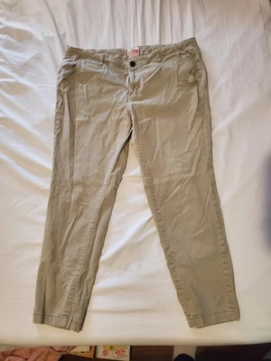 Calça Merona cáqui stretch ajuste moderno tamanho 14 - Imagem 1 de 2