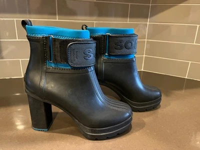 Bota de lluvia Sorel Medina III negra plataforma tacón alto para mujer talla 7 acento azul Foto 1 de 4