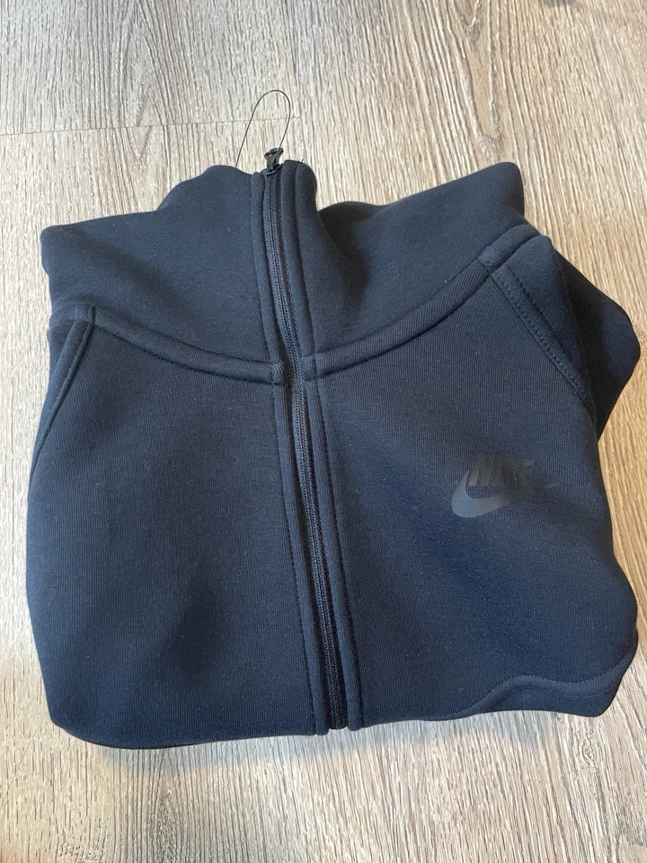 Nike Sportswear Tech Fleece Windrunner Women's 3X Full-Zip Hoodie Black FB8340