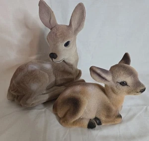 2 Vintage Samt beflockt Kunststoff Hirsch Figuren Reh Rehkitz - Bild 1 von 10