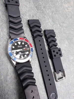 Correa de reloj Divers de 20 mm con orejetas de goma z20 se adapta a Seiko SKX 023 013 SRPD55 SPB143 Foto 1 de 4