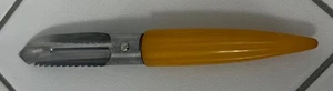 Vintage ANDROCK Corer / Peeler Utensil - BULLET butterscotch Bakelite - Picture 1 of 2