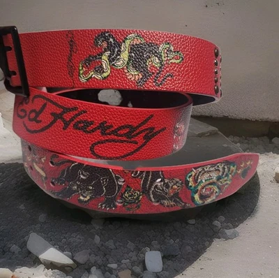 Cinturón Ed Hardy Unisex Estampado Pantera Cinturón Rojo Con Remaches Tachuelas Talla 42 Rock Edgy Foto 1 de 4