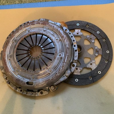 Ford Mondeo 1.8 Diesel 2007 - 2014 2piece clutch kit genuine ford sachs 240 mm  - Image 1 of 4