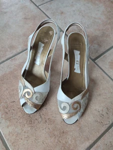 Kennel & Schmenger Pumps, weiss-gold Absatzhöhe 7,5 cm - Bild 1 von 4