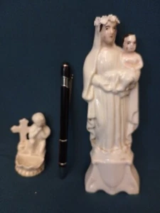 ANCIEN BÉNITIER DE TABLE+STATUE/H.7,3 cm/PORCELAINE BISCUIT/EGLISE/CROIX/angelot - Picture 1 of 5