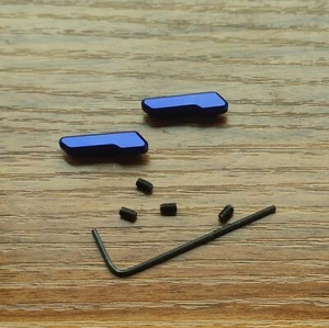 Un set di pulsanti ad apertura rapida in lega di alluminio blu per Leatherman Surge - Foto 1 di 3