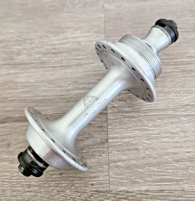 BUJE TRASERO MICHE COMPETITION 36 ORIFICIOS 126 MM ESPACIADO ROSCA BRITÁNICA Foto 1 de 4