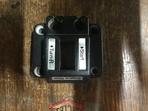 CARCASA INTERRUPTOR MANILLAR HARLEY DAVIDSON 1972-1981 STD HD NEGRO NOS HD BOX22 - Imagen 1 de 8