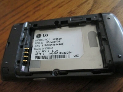 LG VX 5500 - Black (Verizon) Cellular Flip Phone - Image 1 of 4