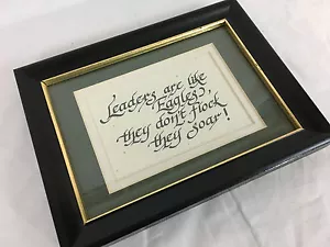 ""Los líderes son como águilas"" dicho inspirador enmarcado y enmarañado en caligrafía" - Imagen 1 de 7