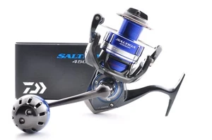 Carrete de pesca giratorio Daiwa 15 Saltiga 4500H juego grande casi como nuevo de Japón VTR 2 - Imagen 1 de 13