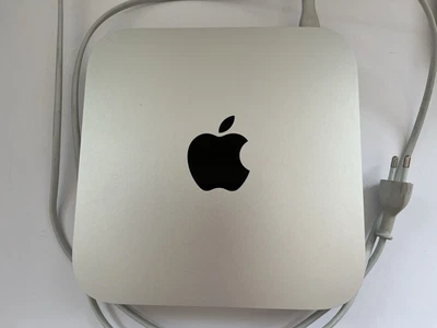 Apple Mac mini A1347 Quadro-Core i7 2,3 GHz 8GB Ram 512GB SSD Desktop PC Silber - Bild 1 von 4