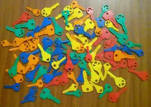 Lakeshore Plastic Colorful Learning Keys Shapes & Colors VTG IN Great Condition - Picture 1 of 4