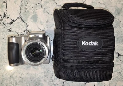 Kodak EasyShare Z740 5.0MP Digital Camera Silver Mint Condition - Image 1 of 4