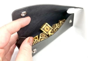 Budget Friendly Kunstleder Gaming Würfel Tasche. Tischrollenspiele. D&D  - Bild 1 von 6