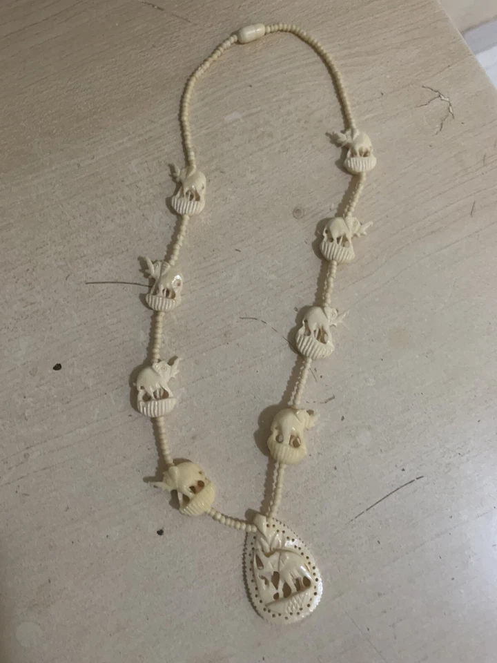 Collana in osso - Immagine 1 di 2