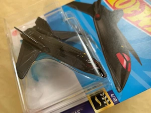 NEW 3" X-JET w/ TRANSLUCENT BLUE STAND X-MEN BLACK PLANE HOT WHEELS MARVEL - Picture 1 of 7