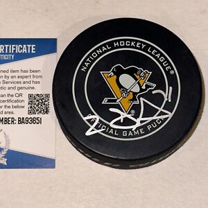 EVGENI MALKIN Signed Pittsburgh PENGUINS Official GAME Puck w/ Beckett Auth BAS