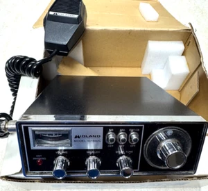 RADIO VINTAGE MIDLAND MODEL 13-882C BAND 1976 / JAPAN - NON TESTATA - Foto 1 di 12