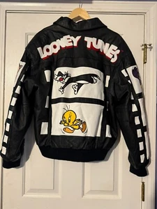 Chaqueta de cuero vintage 1996 Looney Tunes Bugs Taz Lucas Piolín Correcaminos L - Imagen 1 de 19